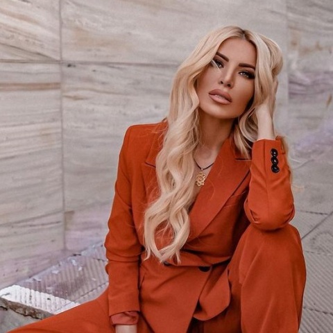 Η Κατερίνα Καινούργιου σήμερα έχει την ονομαστική της γιορτή: Το βίντεο - έκπληξη του Νίκου Κοκλώνη και η συγκινητική εξομολόγηση για τη μοναξιά που νιώθει. 