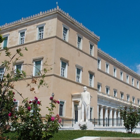 Οι κυβερνήσεις συνεργασίας και το μοντέλο της αυτοδύναμης μονοκομματικής κυβέρνησης.