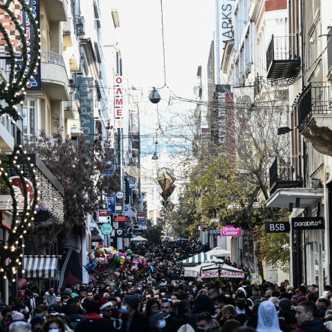 Ανοιχτά θα είναι την Κυριακή 27 Νοεμβρίου τα εμπορικά καταστήματα της χώρας - Ποιες ώρες θα λειτουργήσουν, τι θα ισχύσει για σούπερ μάρκετ και Cyber Monday.