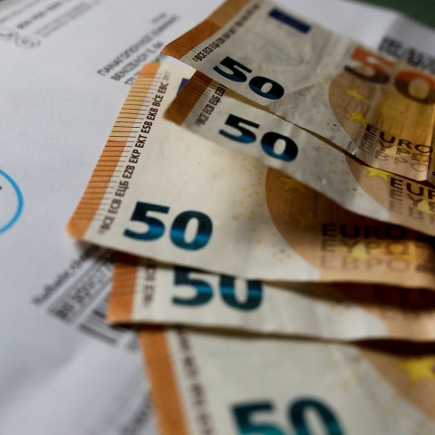 Πώς μπορούν να «ξεφουσκώσουν» οι λογαριασμοί ρεύματος και φυσικού αερίου μέσα από απλές καθημερινές κινήσεις – Ο οδηγός της ΔΕΠΑ Εμπορίας προς τους καταναλωτές.