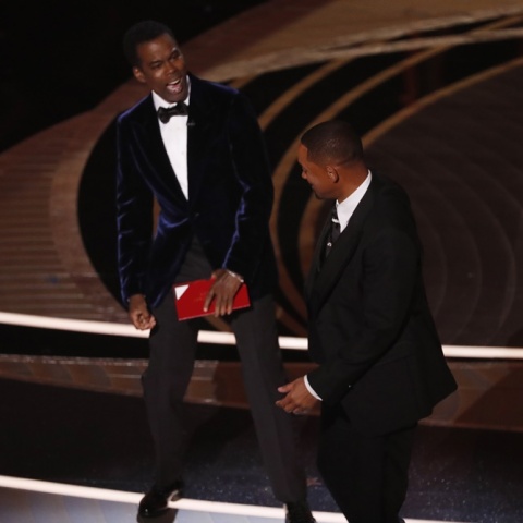 Ο Γουίλ Σμιθ χαστούκισε στον Κρις Ροκ στα βραβεία Όσκαρ