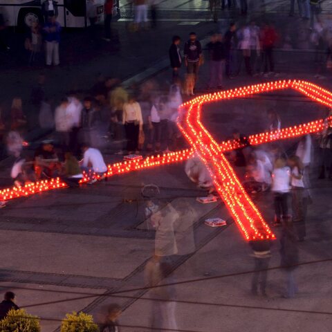 Παγκόσμια Ημέρα AIDS - 1 Δεκεμβρίου: Ο Σύλλογος Οροθετικών Ελλάδας «Θετική Φωνή» σχολιάζει θετικά τις κυβερνητικές μεταρρυθμίσεις για τους οροθετικούς.