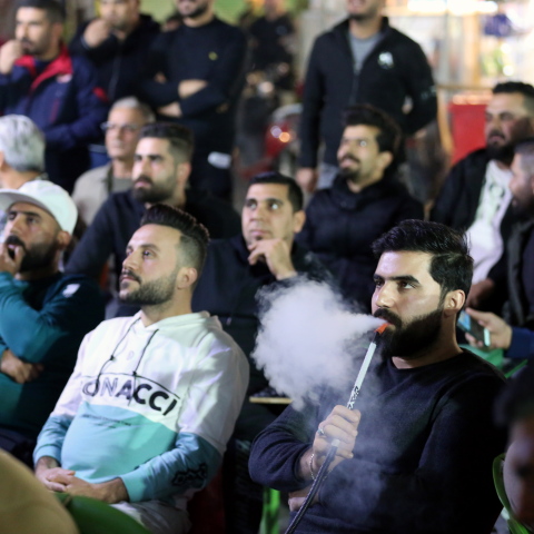 Ιρανοί παρακολουθούν τον αγώνα με τις ΗΠΑ