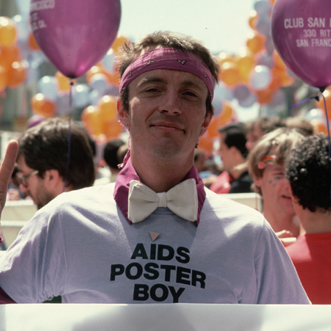 Ο Bobbi Campbell Jr, γνωστός και ως «AIDS poster boy», ήταν ο πρώτος που εμφανίστηκε δημόσια ως φορέας του AIDS