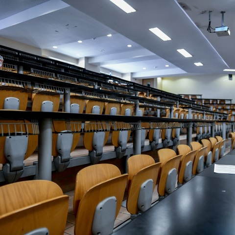 Πήρε το πτυχίο του ο τελειόφοιτος φοιτητής του τμήματος Ηλεκτρολόγων Μηχανικών του Πανεπιστημίου Θεσσαλίας - Λύθηκε η εκκρεμότητα του χρέους 150 ευρώ στις εστίες.