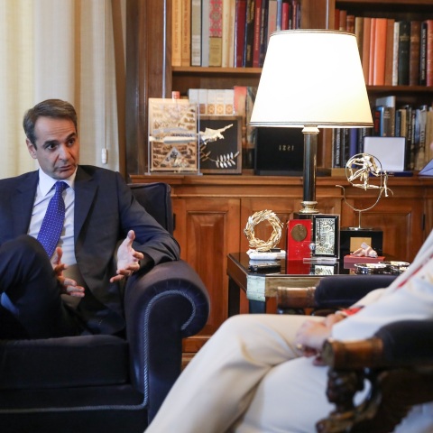 Με την πρόεδρο της Δημοκρατίας Κατερίνα Σακελλαροπούλου συναντήθηκε ο Κυριάκος Μητσοτάκης - Στάθηκε στο ζήτημα των τραπεζών και των ευάλωτων νοικοκυριών.