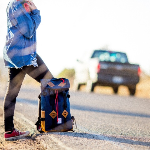 Ληστεία 76χρονου στη Ρόδο: Εξαπατήθηκε από γυναίκα την οποία πήρε για οτοστόπ - Πώς εξαπάτησαν τον ανύποπτο άνδρα μαζί με τον συνεργό της. 