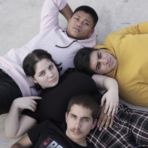 Ο σκηνοθέτης Λουκάς Παλαιοκρασσάς μιλάει για το ντοκιμαντέρ «Τέλος Χρόνου» που προσεγγίζει τη ζωή των μαθητών του Λυκείου και το ελληνικό εκπαιδευτικό σύστημα.