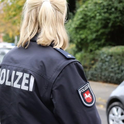 Άνδρας επιτέθηκε με μαχαίρι σε δύο κορίτσια που πήγαιναν στο σχολείο στη νοτιοδυτική Γερμανία - Βαριά τραυματισμένα τα θύματα - Οι πρώτες πληροφορίες.