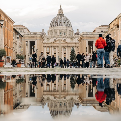 Η Ιταλία γηράσκει με πολύ ταχύτερο ρυθμό σε σχέση με τις υπόλοιπες χώρες - μέλη της Ευρωπαϊκής Ένωσης - Έπεσε κάτω από τα 59 εκατομμύρια ο πληθυσμός της.