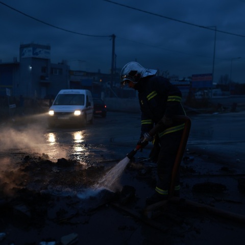 Επεισόδια μεταξύ Ρομά και αστυνομικών στον οικισμό Αγία Σοφία στη Θεσσαλονίκη: Ακούστηκαν πυροβολισμοί - Τεταμένο το κλίμα μετά τον τραυματισμό του 16χρονου.