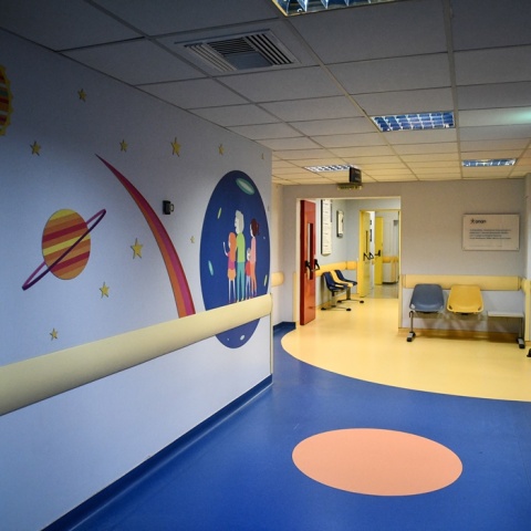 Ζωγραφιές στους τοίχους παιδιατρικού νοσοκομείου