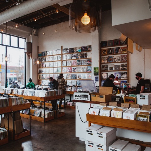  Η γλυκόπικρη γοητεία της Record Store Day και της Black Friday