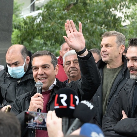 Ο ηθοποιός Απόστολος Γκλέτσος εκδήλωσε με ιδιαίτερο τρόπο την υποστήριξή του προς τον Αλέξη Τσίπρα, κατά την επίσκεψή του προέδρου του ΣΥΡΙΖΑ στη Λαμία. 