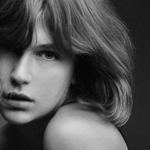 Η Κλέλια Ανδριολάτου φωτογραφημένη από τον Γιώργο Κατσανάκη