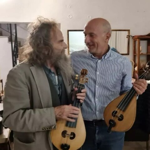 Ο Ψαραντώνης με τον Νίκο Χανιωτάκη και τις λύρες ανά χείρας