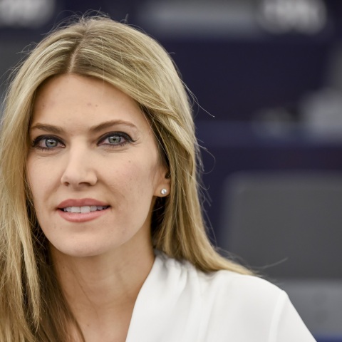 Qatargate: Ρεπορτάζ του Guardian για την Εύα Καϊλή και τις θέσεις της για το Κατάρ στην ευρωβουλή - Γιατί της δόθηκε το παρατσούκλι της «εκπροσώπου» του Εμιράτου.