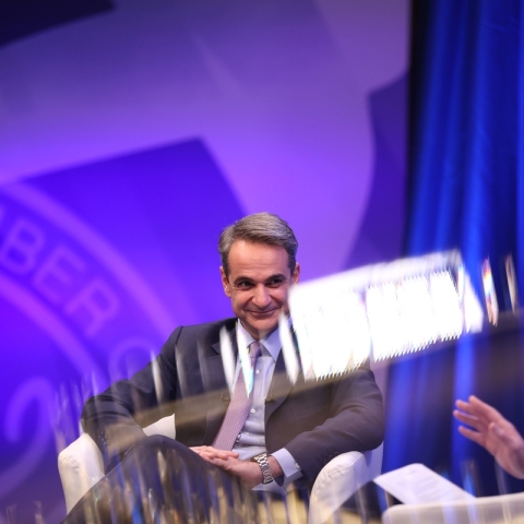 Ο Κυριάκος Μητσοτάκης παραχώρησε συνέντευξη σε αφιέρωμα για τη λογοτεχνία - Ποιους συγγραφείς προτιμά, ποια η σχέση του με το φυσικό και ηλεκτρονικό βιβλίο.