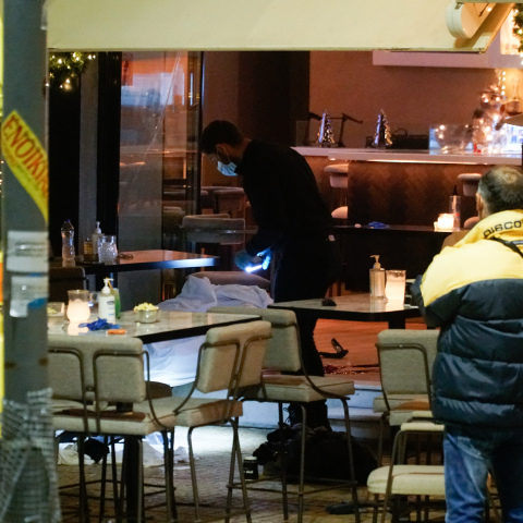 Εν ψυχρώ δολοφονία στη Νέα Σμύρνη - Εγκληματολογικό στην καφετέρια που έγιναν οι δολοφονίες