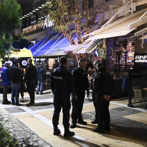 Εκτέλεση με θύμα θύματα σε καφετέρια στη Νέα Σμύρνη - Αστυνομικοί στο σημείο