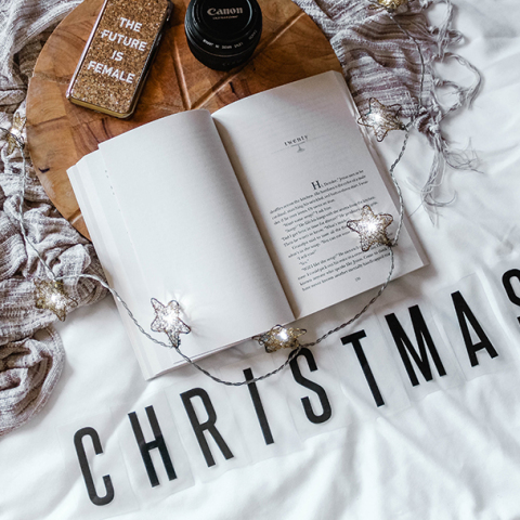 25 βιβλία για τα Χριστούγεννα: Επιστήμη, μελέτες, ψυχολογία, βιογραφίες, μαγειρική