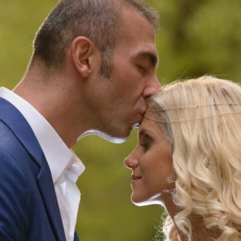 Δώρα Τσαμπάζη και Αλέξανδρος Νικολαΐδης σε φωτογραφία του γάμου τους