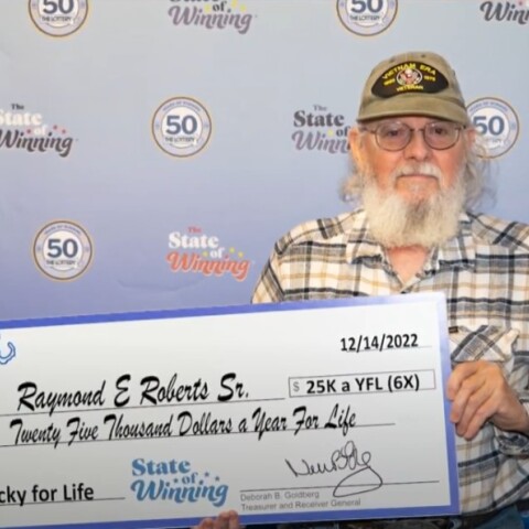 O Ρέιμοντ Ρόμπερτς νικητής στη λοταρία της Μασαχουσέτης