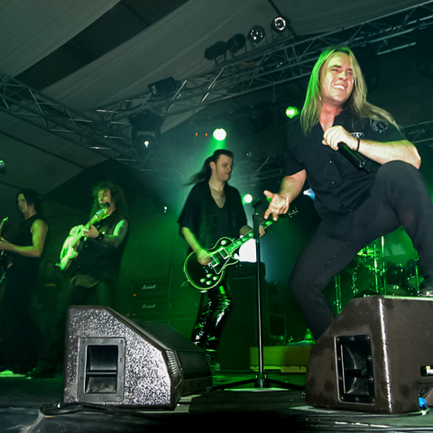 Η συναυλία των Helloween στην Αθήνα, τον Δεκέμβριο του 2003, μέσα από σπάνιες φωτογραφίες του Χρήστου Κισατζεκιάν και η μεγάλη επιστροφή τους στην Ελλάδα, στο φεστιβάλ Release Athens 2023, το Σάββατο 17 Ιουνίου 2023, στην Πλατεία Νερού.