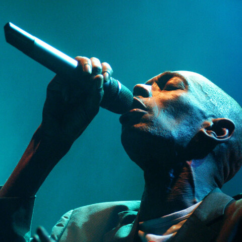 Η συναυλία των Faithless στην Αθήνα, τον Ιούνιο του 2002, στο Electron Festival, στην Τεχνόπολη, μέσα από σπάνιες φωτογραφίες του Χρήστου Κισατζεκιάν.