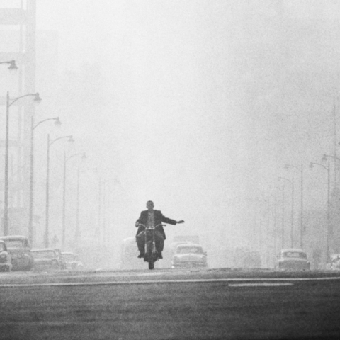 Πυκνή αιθαλομίχλη στο Λος Άντζελες το 1958 © Bettmann / Getty Images