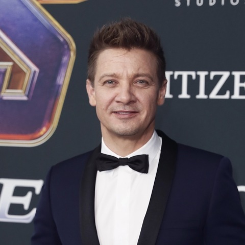 Τζέρεμι Ρένερ: Εκχιονιστικό του πλάκωσε το πόδι - Νέα στοιχεία για τον τραυματισμό του ηθοποιού