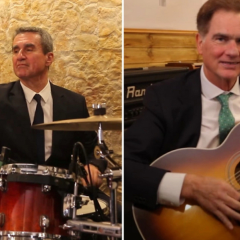 Ανδρέας Λοβέρδος και Νίκος Παπανδρέου έφτιαξαν μπάντα και λένε τα κάλαντα