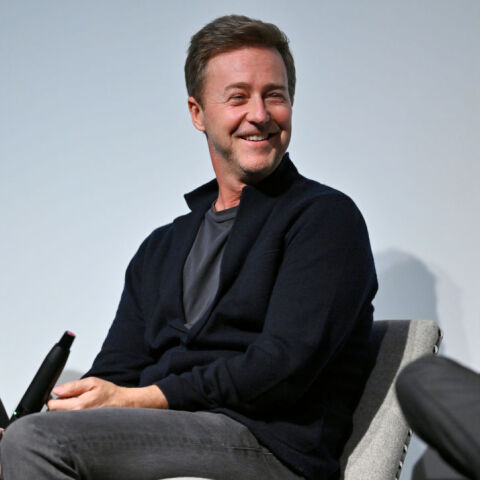 Edward Norton: Ανακάλυψε ότι η Ποκαχόντας είναι η 12η προγιαγιά του και οι πρόγονοί του είχαν κάποτε σκλάβους