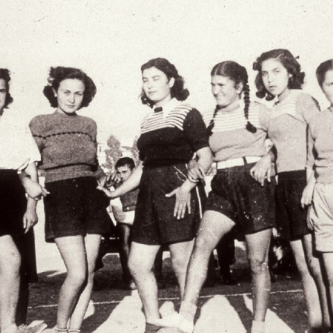 Η ομάδα βόλεϊ ΑΟΝΣ τη δεκαετία του 1930.