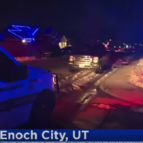 Περιπολικά έξω από το σπίτι όπου εντοπίστηκαν τα θύματα στη Γιούτα