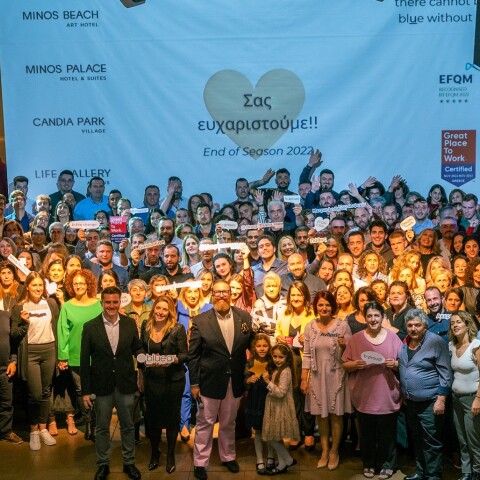 reatplacetowork_groupphoto