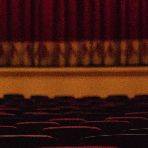 Θέσεις σε θέατρο