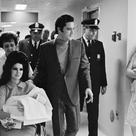 Λίζα Μαρί Πρίσλεϊ, μια πονεμένη ιστορία, 4 γάμοι και τρεις κηδείες