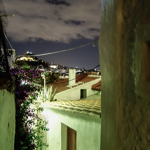 Πλάκα - Οι Αθηναϊκές κανταδες ακούγονταν στα σοκάκια της πόλης 