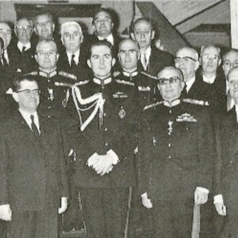 Η Κυβέρνηση Κόλλια μετά την ορκωμοσία της με τον Βασιλιά Κωνσταντίνο.