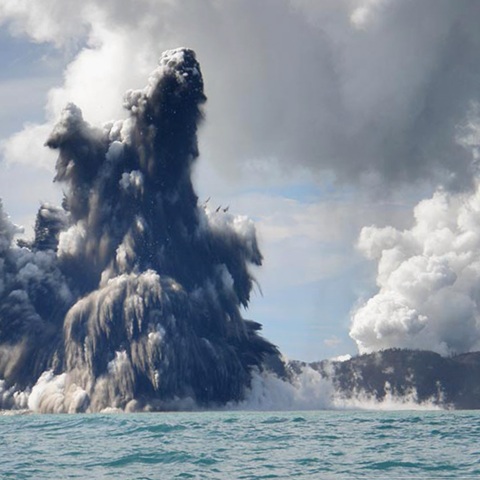 Έκρηξη ηφαιστείου στα νησιά Τόνγκα: Από τον Ειρηνικό στον Ατλαντικό Ωκεανό έγινε αισθητή η τεράστια έκρηξη - Τα συμπεράσματα των επιστημόνων.
