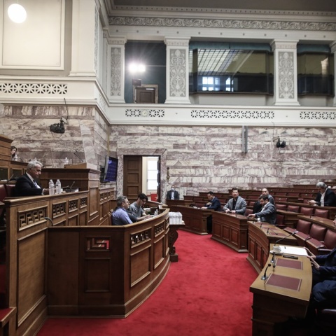 Βουλή: Άποψη της Ολομέλειας και βουλευτές στα έδρανα