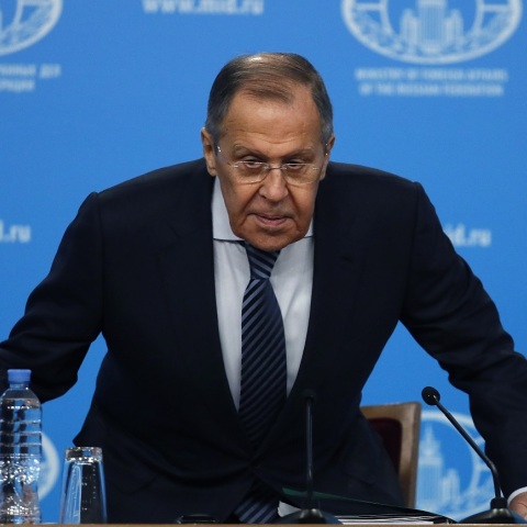 Σεργκέι Λαβρόφ: Ο Ρώσος υπουργός Εξωτερικών δήλωσε ότι οι ΗΠΑ θέλουν να λύσουν «το ρωσικό ζήτημα» με τον τρόπο που ο Χίτλερ επιδίωξε την εξάλειψη των Εβραίων.