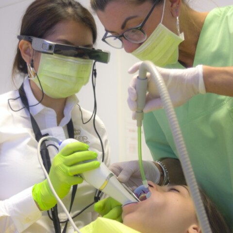 Οδοντίατροι 