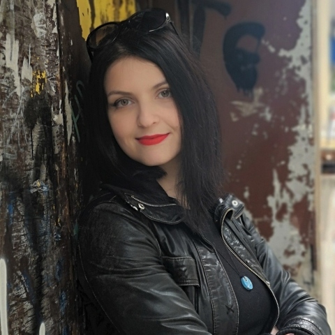 Η Βάσια Τζανακάρη μιλάει για τη μετάφραση του βιβλίου «Πίστη, Ελπίδα και Πόνος» των Nick Cave και Sean O’ Hagan που κυκλοφορεί στα ελληνικά από τις εκδόσεις Κλειδάριθμος.