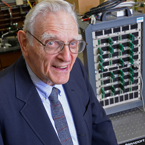 Ο John Goodenough, Βραβείο Νόμπελ Χημείας 2019, είναι ο εφευρέτης της μπαταρίας λιθίου