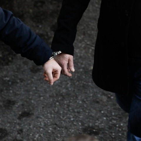 Δίκη για τη δολοφονία του Άλκη Καμπανού στη Θεσσαλονίκη - Δεν αποδέχονται τις κατηγορίες οι 12: Τι είπαν στο δικαστήριο - Ένταση μεταξύ οπαδών.