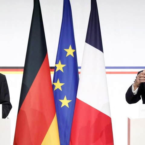 Συνάντηση Μακρόν - Σολτς στο Παρίσι: Οι προσπάθειες αποκατάστασης των γερμανογαλλικών σχέσεων στο επίκεντρο των δημοσιευμάτων του Τύπου.