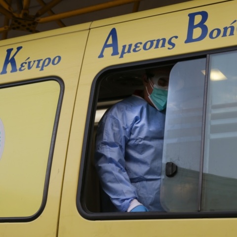 Αφυδατωμένοι και κλειδωμένοι βρέθηκαν ηλικιωμένοι σε γηροκομείο στον Κορυδαλλό