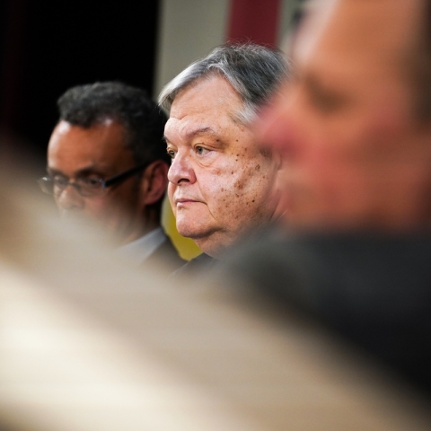 Ο Μάνος Βουλαρίνος σχολιάζει τη συμμετοχή του Ευάγγελου Βενιζέλου στην εκδήλωση «Μένουμε Ευρώπη; - Υποκλοπές, Δικαιώματα και Κράτος Δικαίου»